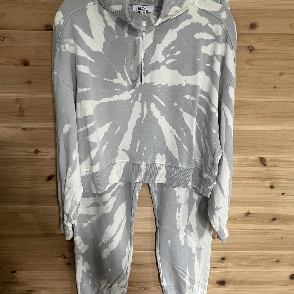 525 Sold At Revolve Size
